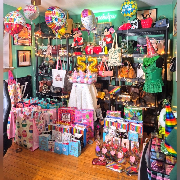 IT'S ANOTHER SHARE SHOW - Picture 3 of 16